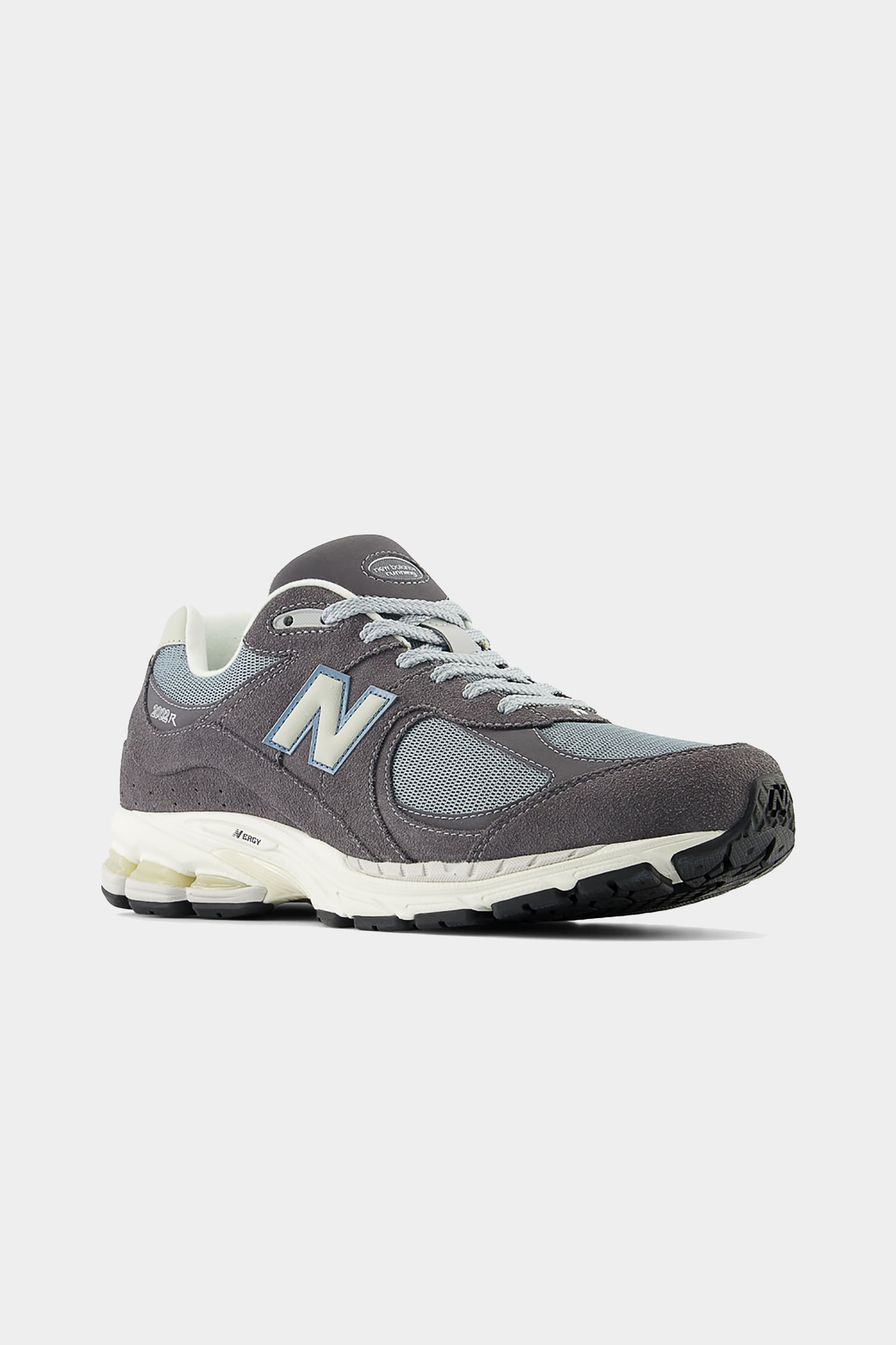Tênis New Balance 2002R 