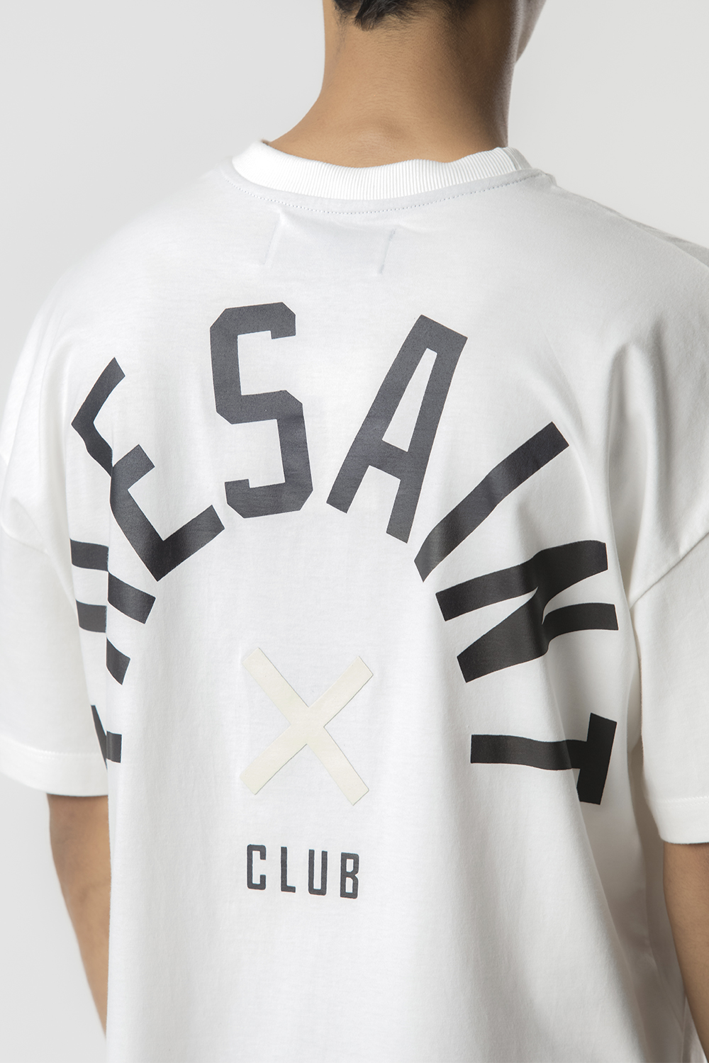 Camiseta TheSaint Wide Boxy Saint Club (Off White)