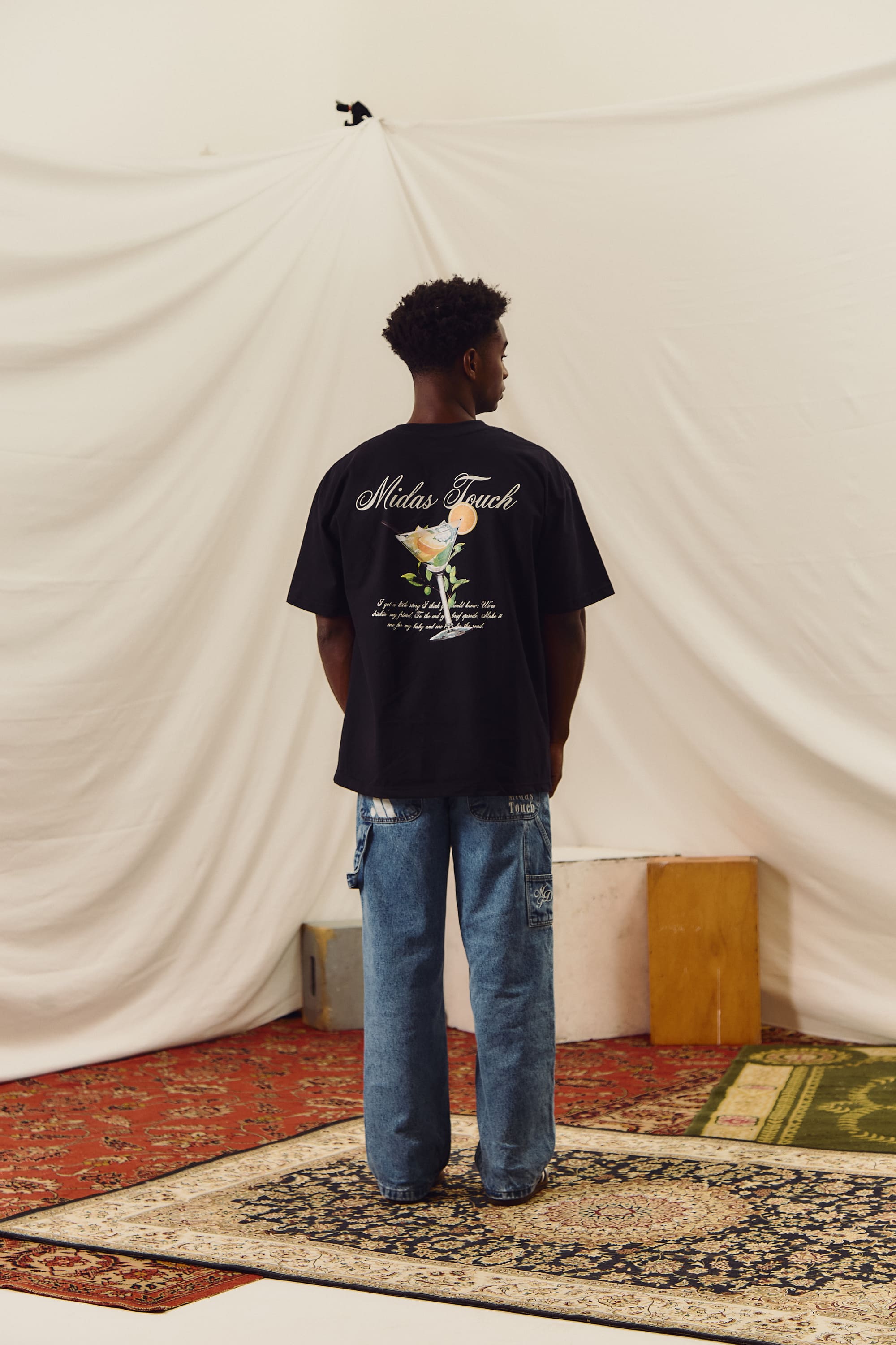 Camiseta Midas Touch Gin Oversized Black - Streetwear com Estética