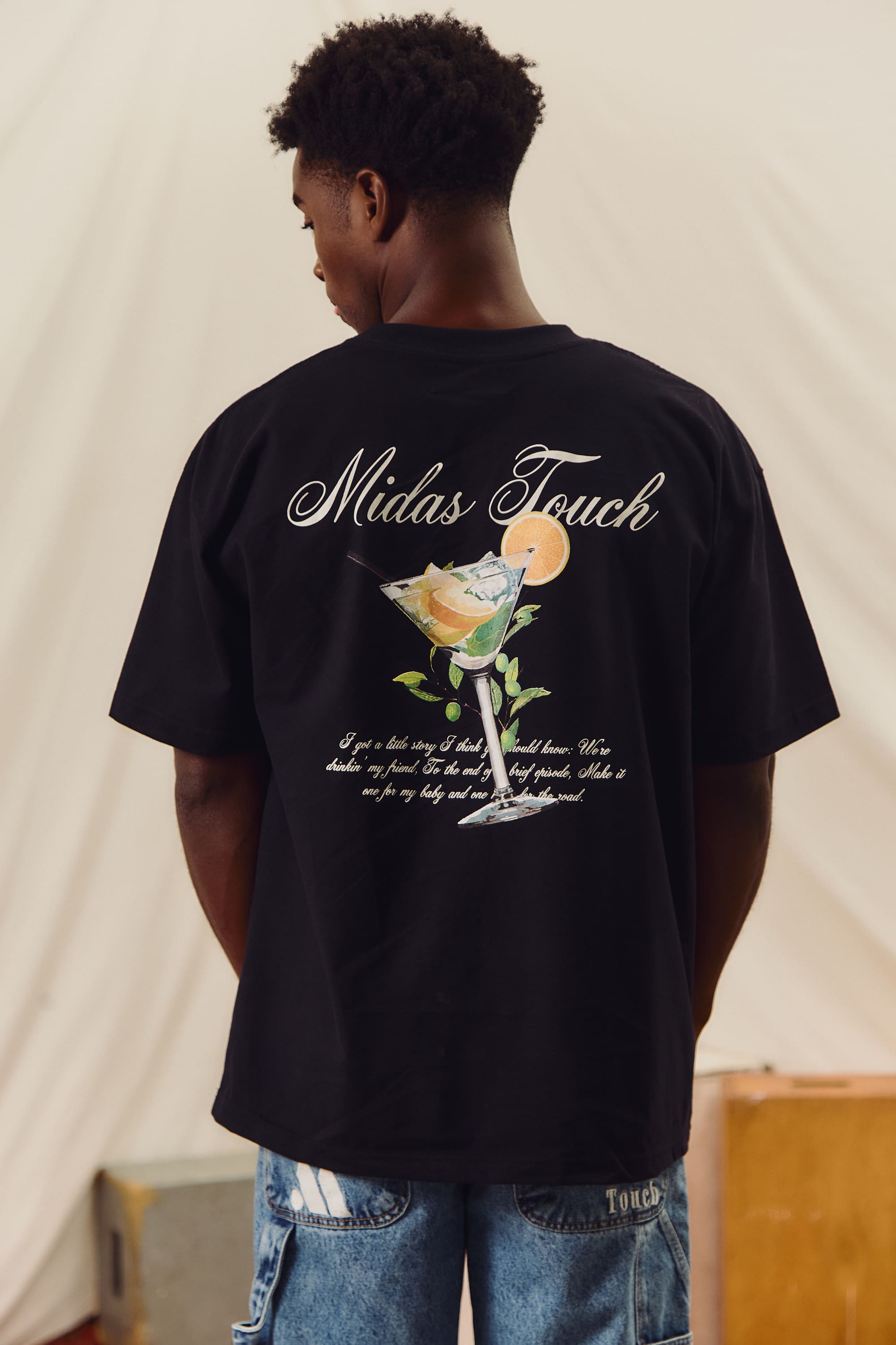 Camiseta Midas Touch Gin Oversized Black - Streetwear com Estética