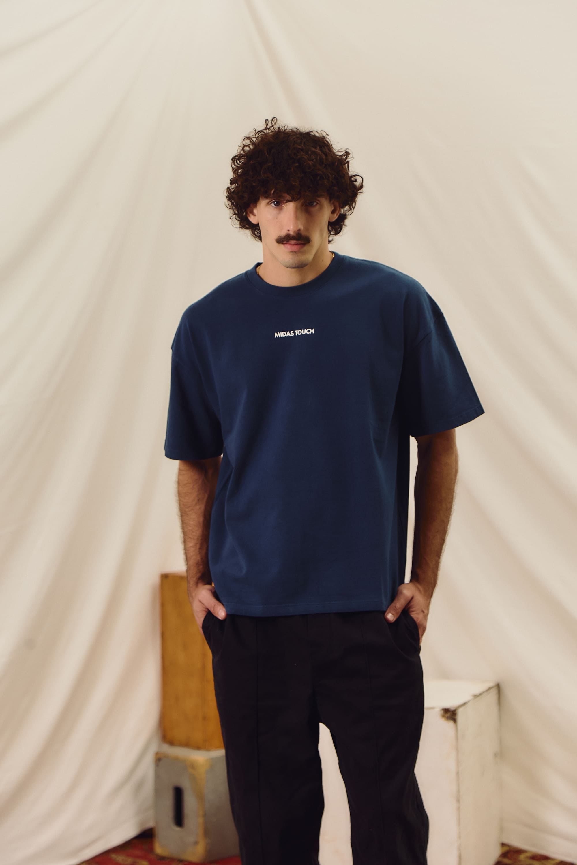Camiseta Midas Touch Boxy Navy - Streetwear Minimalista Nacional