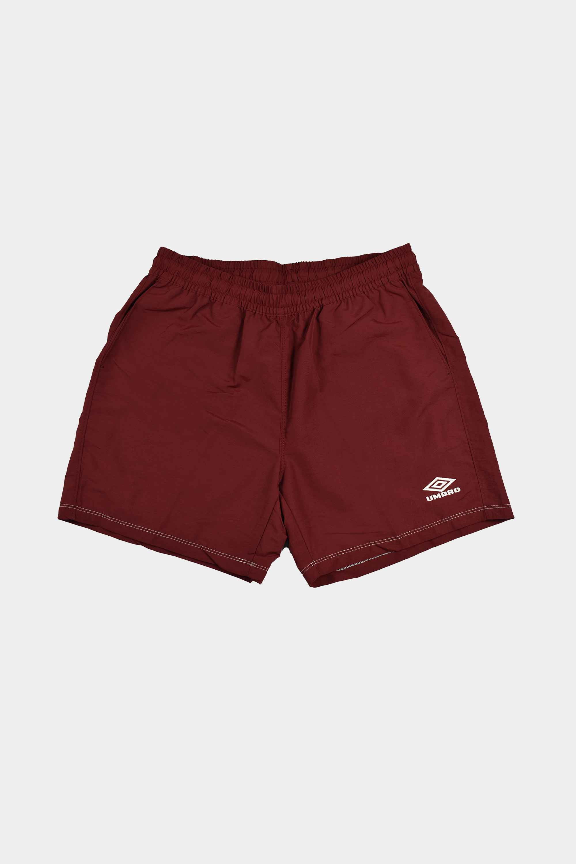 Shorts Umbro 82 Bordeaux – Conforto e Estilo Esportivo
